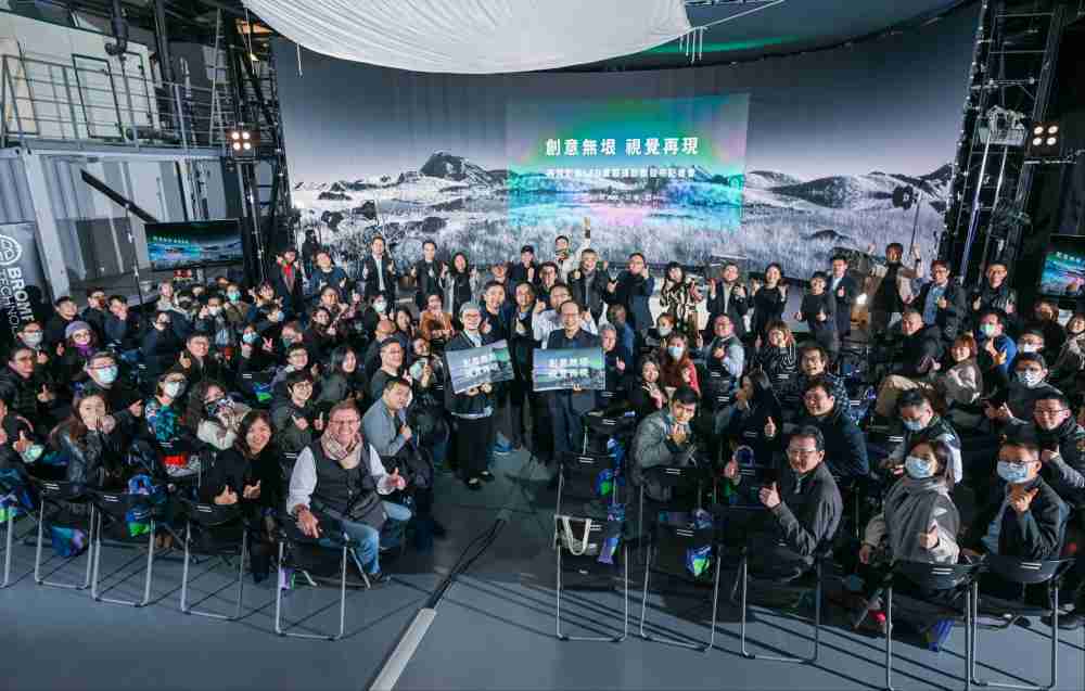 再现影像LED虚拟制作摄影棚整合拍摄场景、、内容制作、、、、技术指导到设备租借一站式服务，，可望提升LED虚拟制作的影视效能，，进而产出更多高质量细致作品