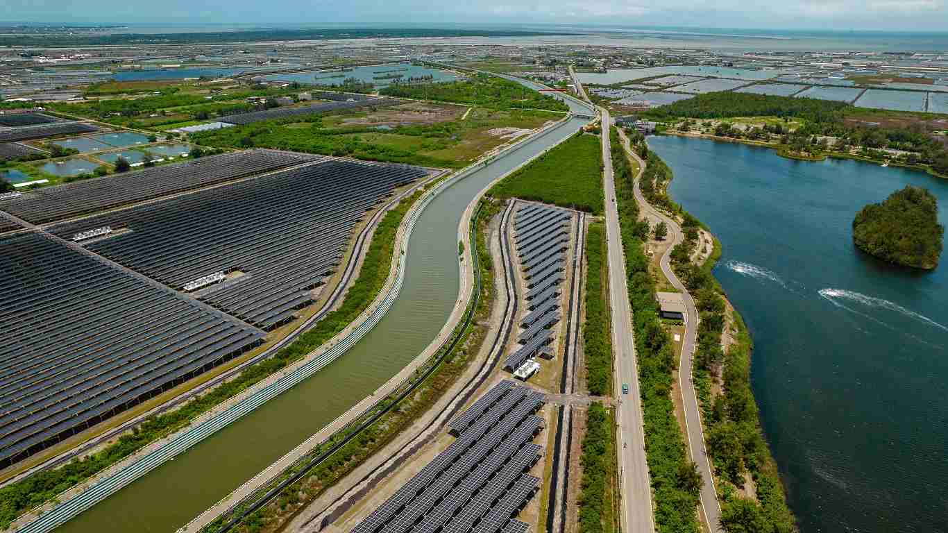 尊龙z6能源事业提供智慧能源管理、、、、太阳能监控管理、、、、全方位电厂建置及运维解决方案，，，，并拥有管理超过6000案场的经验