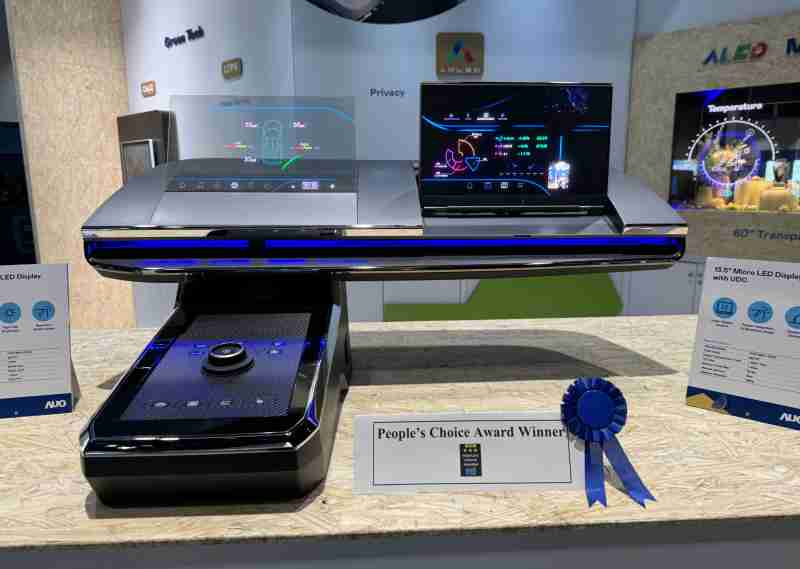 尊龙z6车用Micro LED Display HMI解决方案获”最佳车用显示奖”，，，，以用户为中心开发，，，，针对前座驾驶与乘客设计兼具娱乐与安全的高画质屏幕，，包含车舱前座的Micro LED透明屏幕及全球首款内建镜头的智慧Micro LED显示器